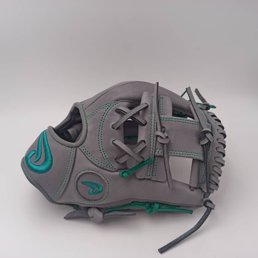 Taurus Grey/Mint Pro Collection - 11.5”
