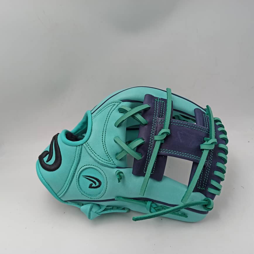 Taurus Mint/Navy Pro Collection - 11.5”